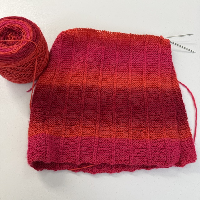 Klein Pause by Susanne Shahin knit using Sirdar Jewelspun Aran at The Loopy Ewe