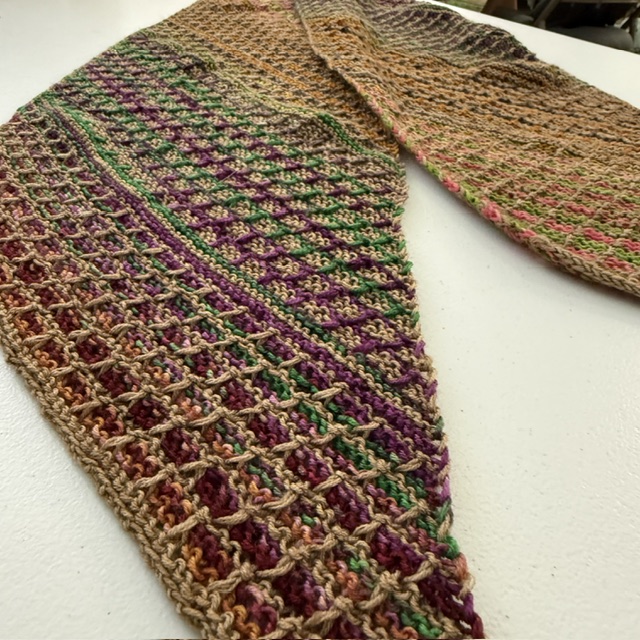 Dawn's Prismarine by xxx made using Urth Uneek Fingering and Harvest fingering.